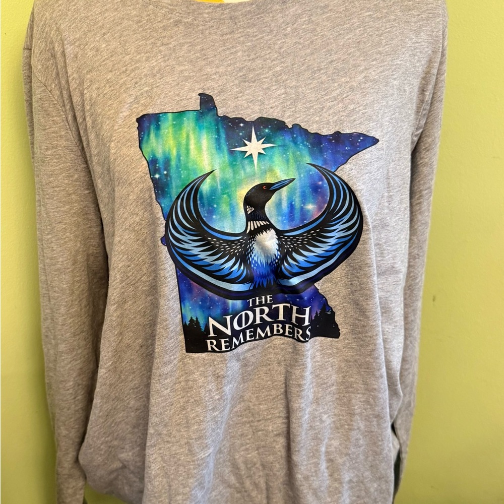 Time and Tru Heather Gray Crewneck Graphic Tee